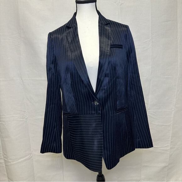 Banana Republic Women’s Navy Pinstripe Blazer Size 8P - Picture 2 of 16